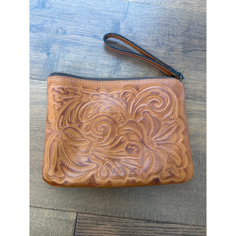 Patricia Nash Tooled Tan Leather Wristlet Clutch Bag Western Floral Embossed